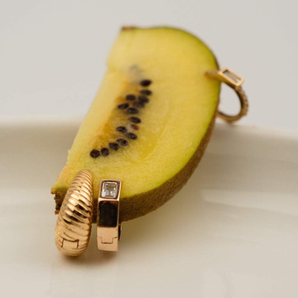 packshot boucles d'oreilles élégance plaque or - Oxalá